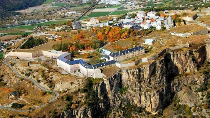 Corps De Garde De La Roche Villa Mont-Dauphin Eksteriør bilde